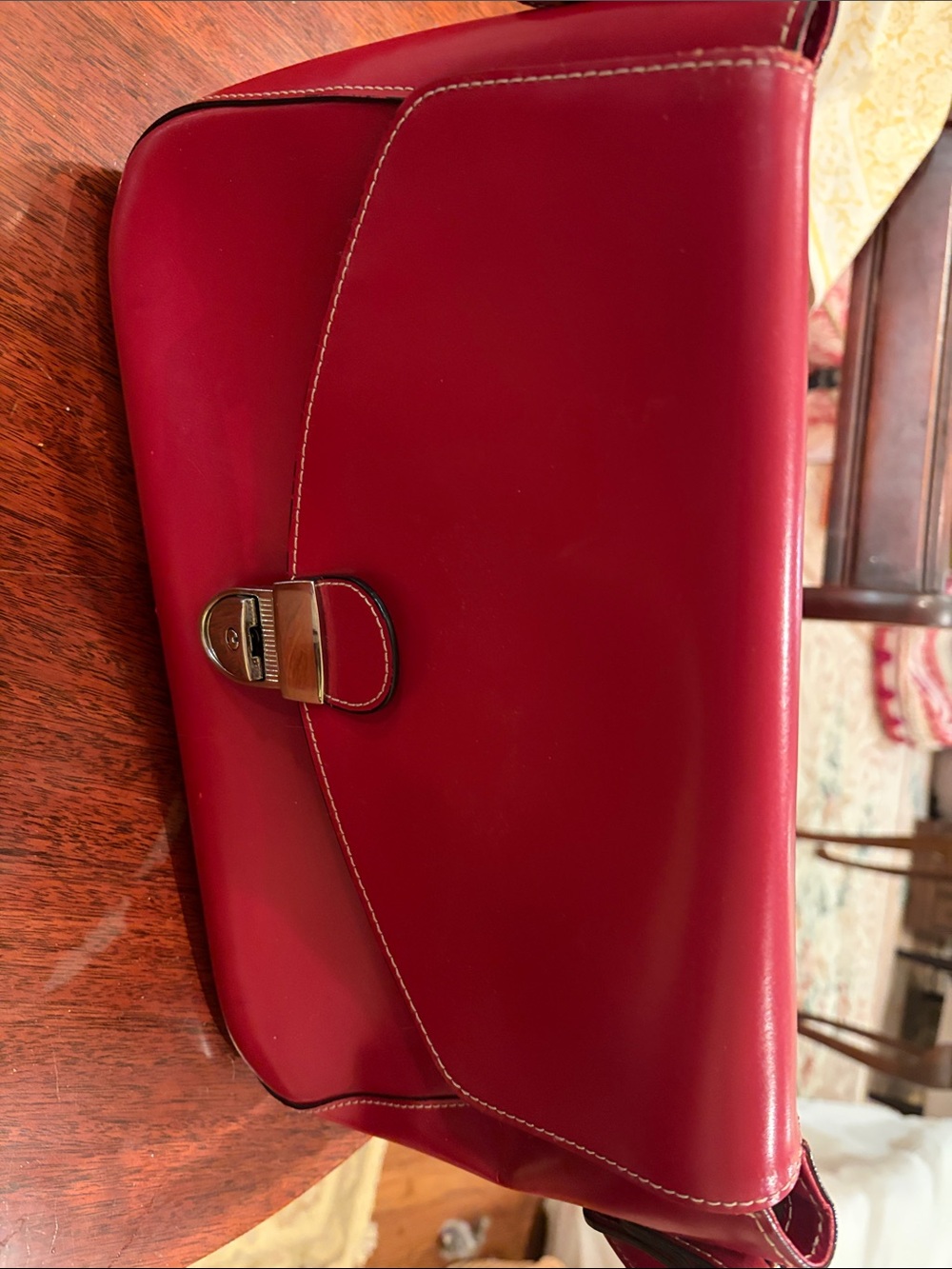 Classic Red Leather Shoulder Bag with Polished Turn-Lock